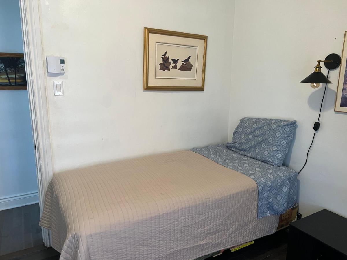 Le 2316-1 Un Apartment Saint-Hyacinthe Luaran gambar